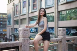 时钟美女街拍图片,时钟美女街拍风采展示