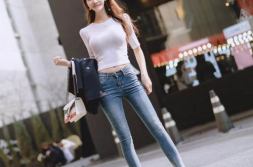 小姐姐穿牛仔裤被咬,小姐姐遭遇咬痕背后的故事